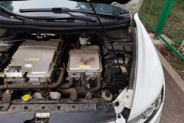 Used BYD e6 2016 400 Elite Edition Engine Bay Left