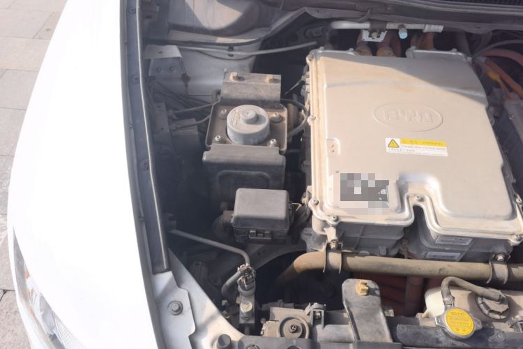 Used BYD e6 2016 400 Elite Edition Engine Bay Right