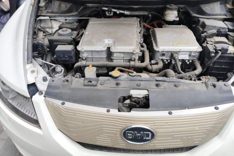 Used BYD e6 2016 400 Elite Edition Engine Bay Right