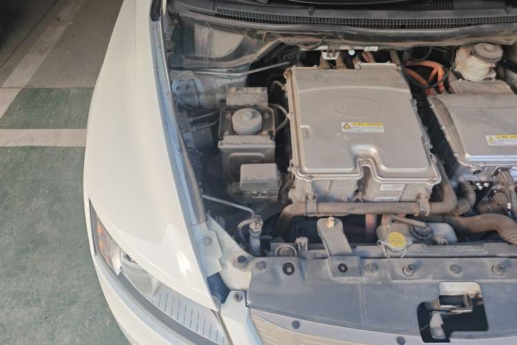 Used BYD e6 2016 400 Elite Edition Engine Bay Right