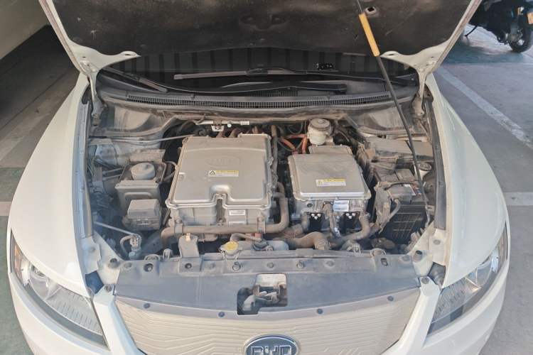 Used BYD e6 2016 400 Elite Edition Engine Bay