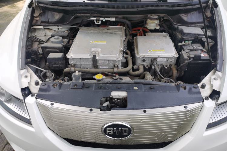 Used BYD e6 2016 400 Elite Edition Engine Bay