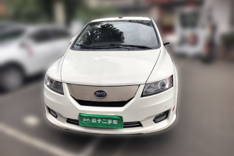 Used BYD e6 2016 400 Elite Edition Front
