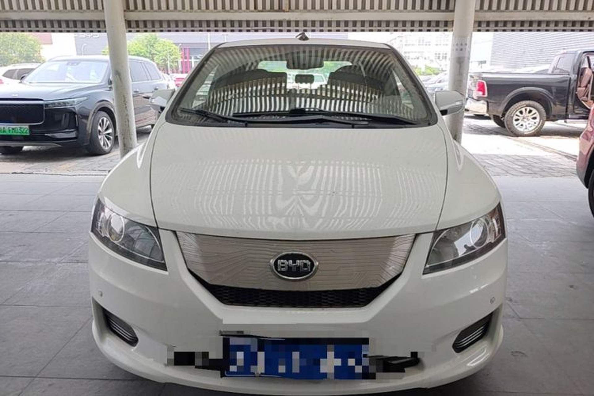 Used BYD e6 2016 400 Elite Edition Front