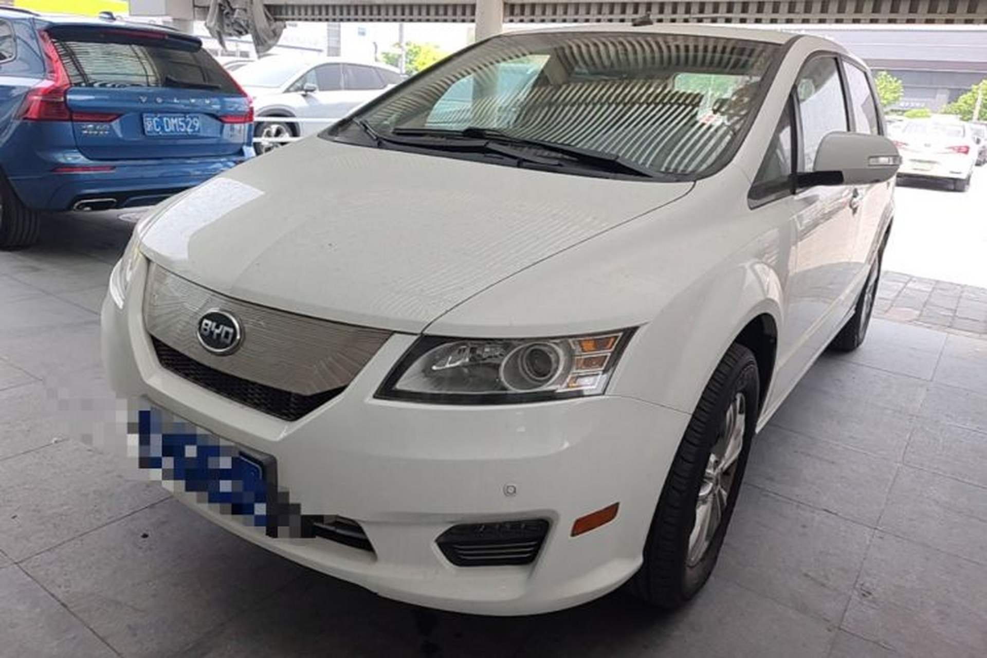 Used BYD e6 2016 400 Elite Edition Front Left 45 Deg