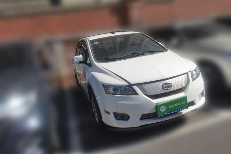 Used BYD e6 2016 400 Elite Edition Front Right 45 Deg
