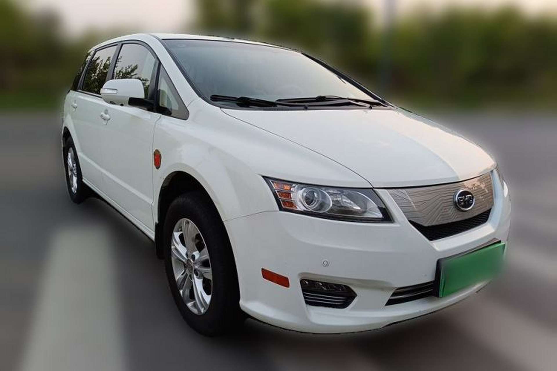 Used BYD e6 2016 400 Elite Edition Front Right 45 Deg
