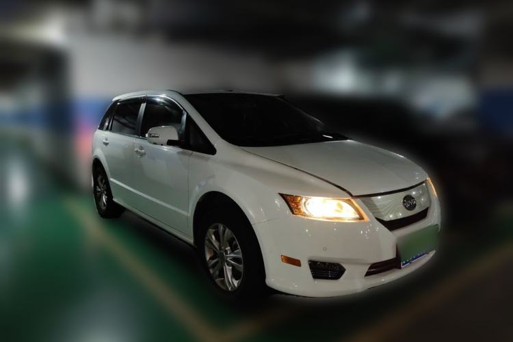 Used BYD e6 2016 400 Elite Edition Front Right 45 Deg