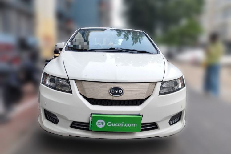 Used BYD e6 2016 400 Elite Edition Front