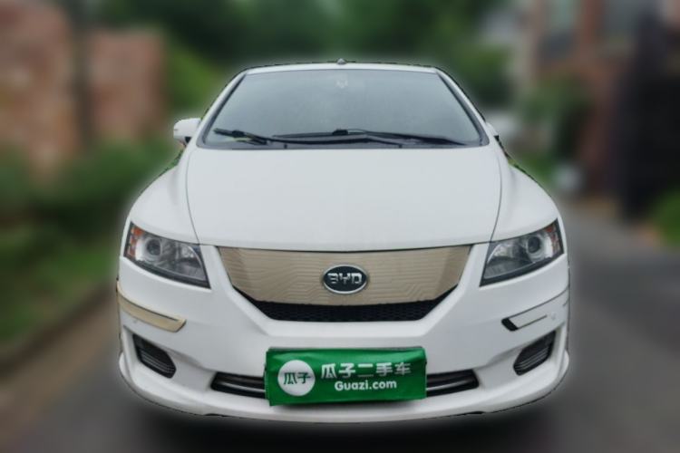 Used BYD e6 2016 400 Elite Edition Front