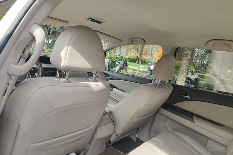 Used BYD e6 2016 400 Elite Edition Headliner