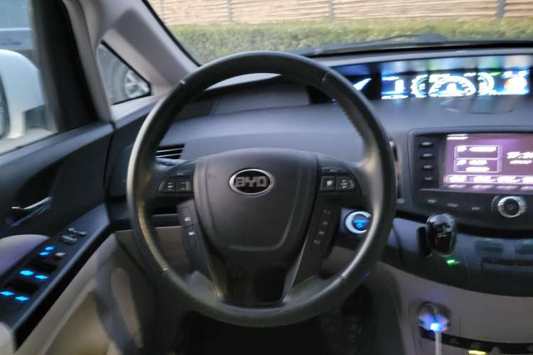 Used BYD e6 2016 400 Elite Edition Interior 1
