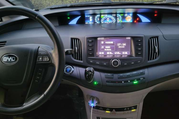 Used BYD e6 2016 400 Elite Edition Interior 2