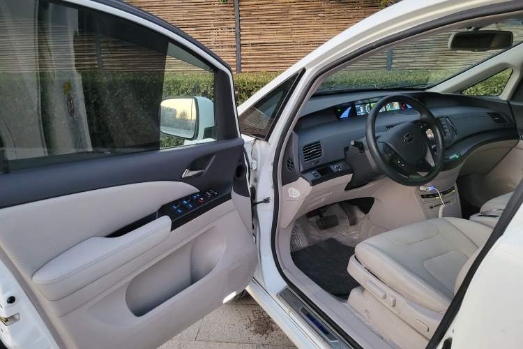 Used BYD e6 2016 400 Elite Edition Interior 5