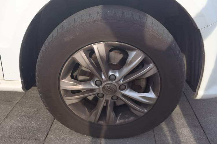 Used BYD e6 2016 400 Elite Edition Right Front Wheel Hub