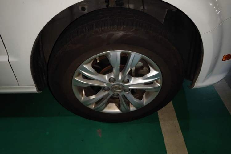 Used BYD e6 2016 400 Elite Edition Right Front Wheel Hub