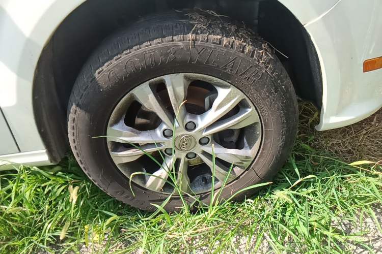 Used BYD e6 2016 400 Elite Edition Right Front Wheel Hub