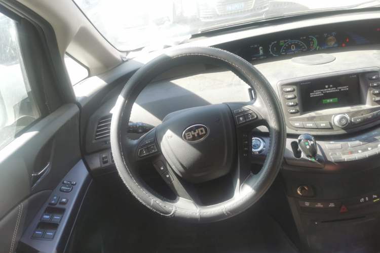 Used BYD e6 2016 400 Elite Edition Steering Wheel