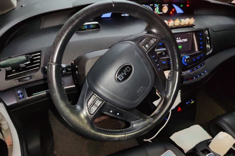 Used BYD e6 2016 400 Elite Edition Steering Wheel