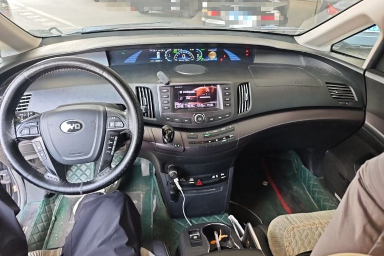 Used BYD e6 2017 400 Elite Edition Center Console