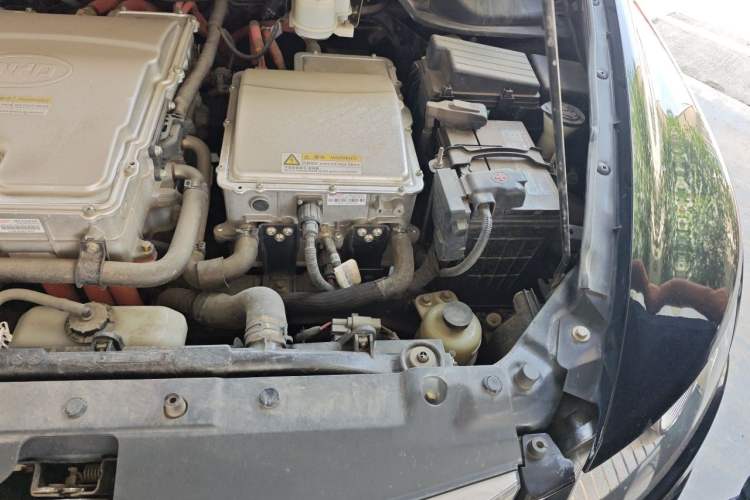 Used BYD e6 2017 400 Elite Edition Engine Bay Left