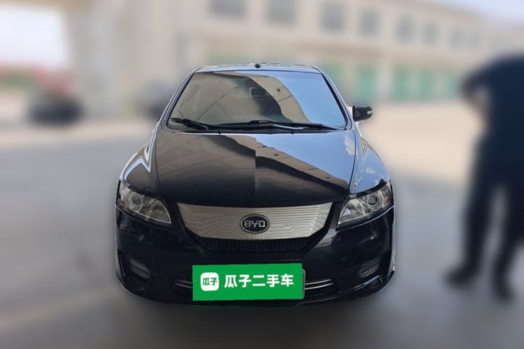 Used BYD e6 2017 400 Elite Edition Front