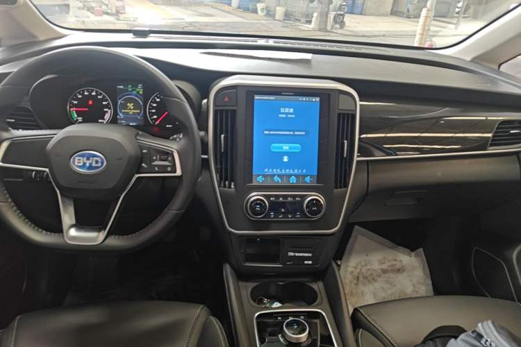 Used BYD e6 2023 Rental Version BYD6470MBEV3 Audio And AC Panel