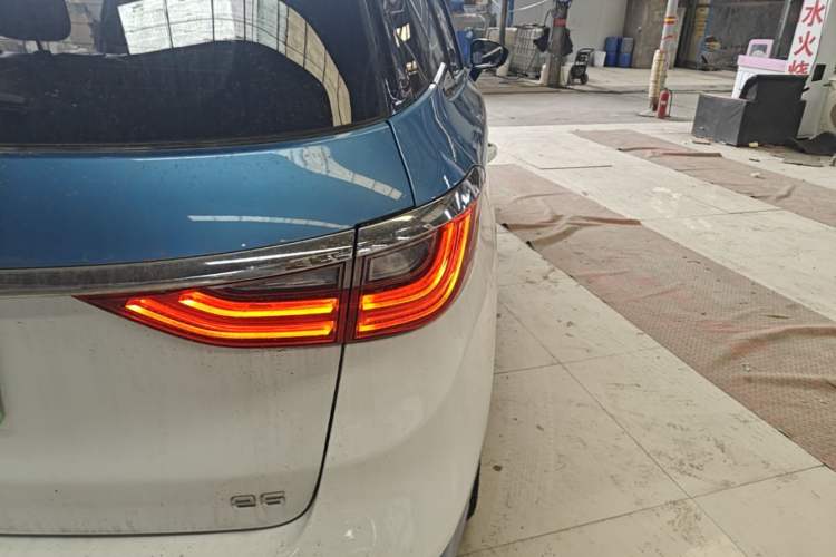 Used BYD e6 2023 Rental Version BYD6470MBEV3 Exterior 3