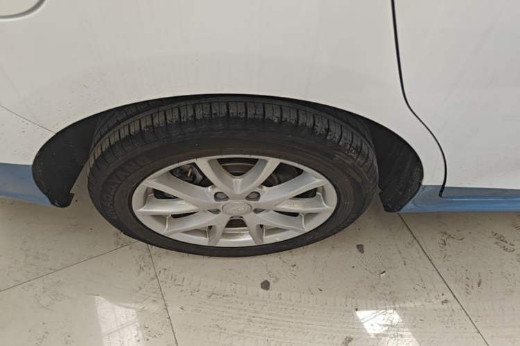 Used BYD e6 2023 Rental Version BYD6470MBEV3 Exterior 5