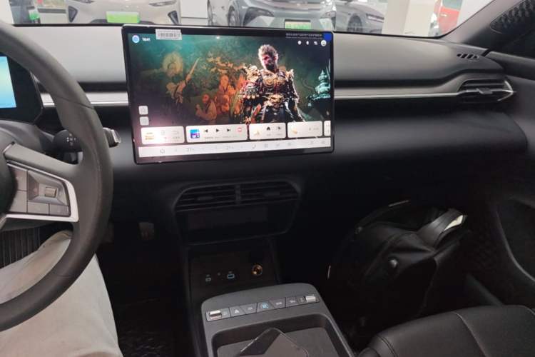 Used BYD e7 2025 Model 520 Smart Travel Edition Audio And AC Panel