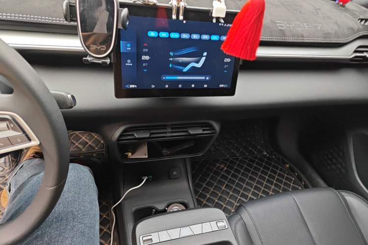 Used BYD e7 2025 Model 520 Smart Mobility Edition Audio And AC Panel