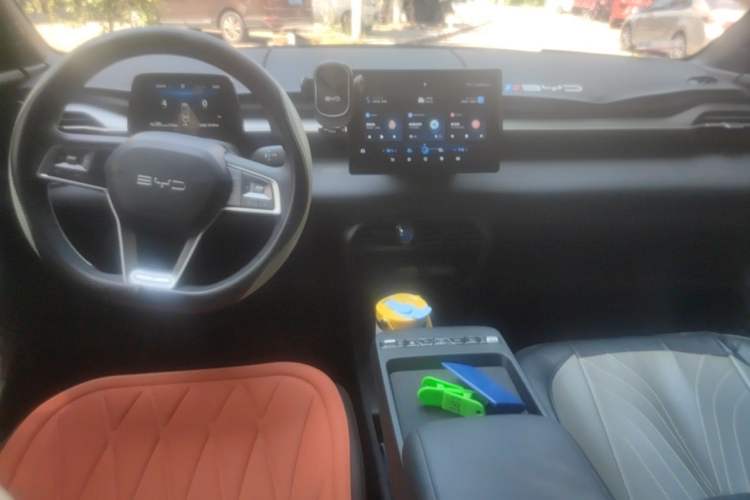 Used BYD e7 2025 Model 520 Smart Mobility Edition Center Console