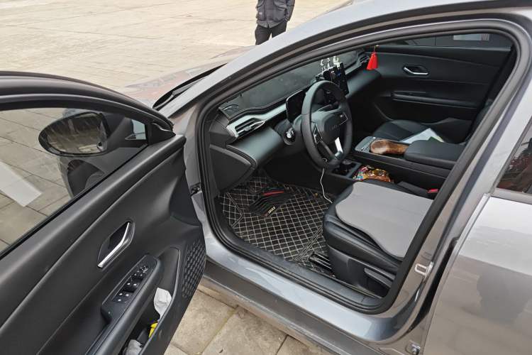 Used BYD e7 2025 Model 520 Smart Mobility Edition Driver Seat