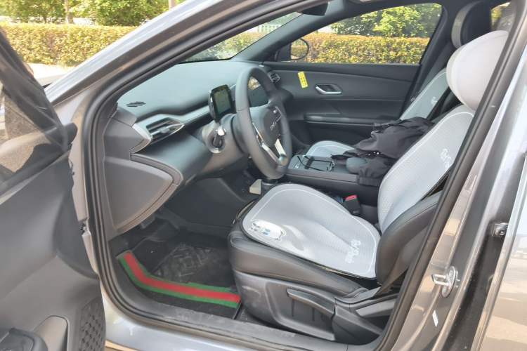 Used BYD e7 2025 Model 520 Smart Mobility Edition Driver Seat