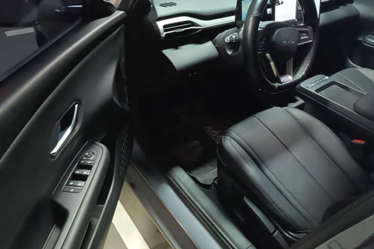 Used BYD e7 2025 Model 520 Smart Travel Edition Driver Seat