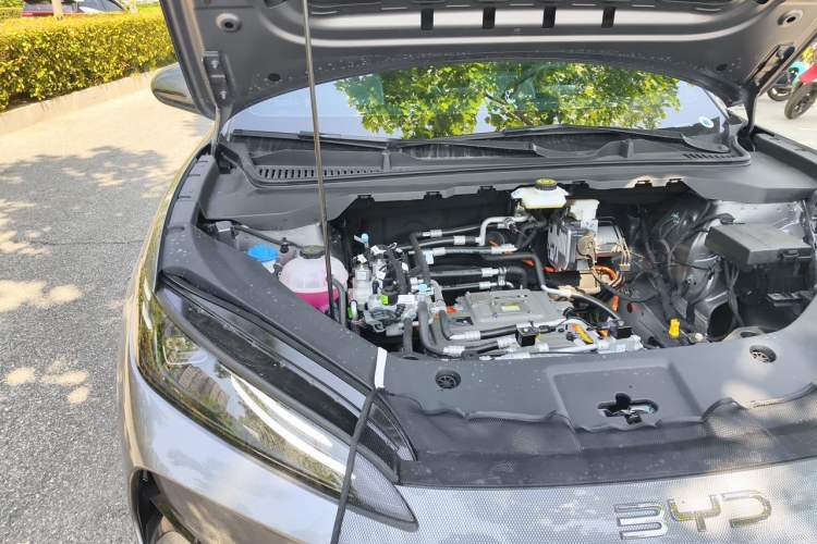Used BYD e7 2025 Model 520 Smart Mobility Edition Engine Bay Right