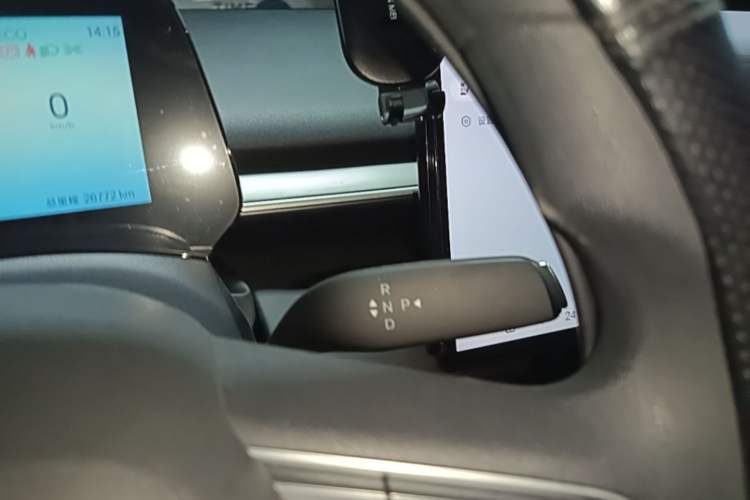 Used BYD e7 2025 Model 520 Smart Travel Edition Gear Lever