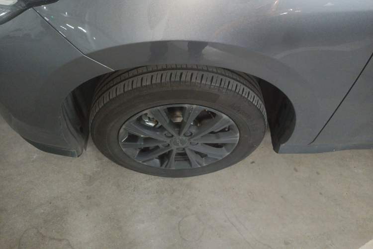 Used BYD e7 2025 Model 520 Smart Travel Edition Left Front Wheel Hub