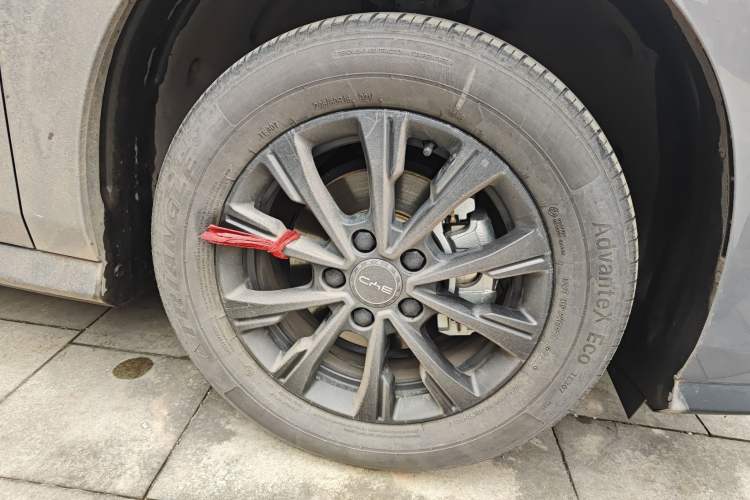 Used BYD e7 2025 Model 520 Smart Mobility Edition Right Front Wheel Hub