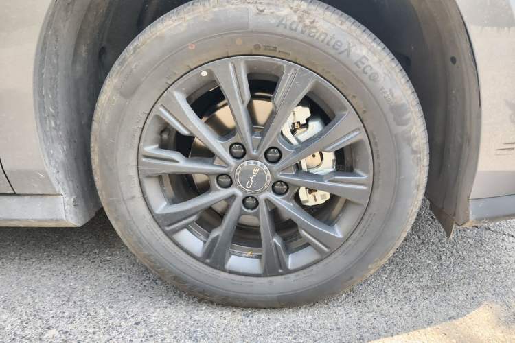 Used BYD e7 2025 Model 520 Smart Mobility Edition Right Front Wheel Hub