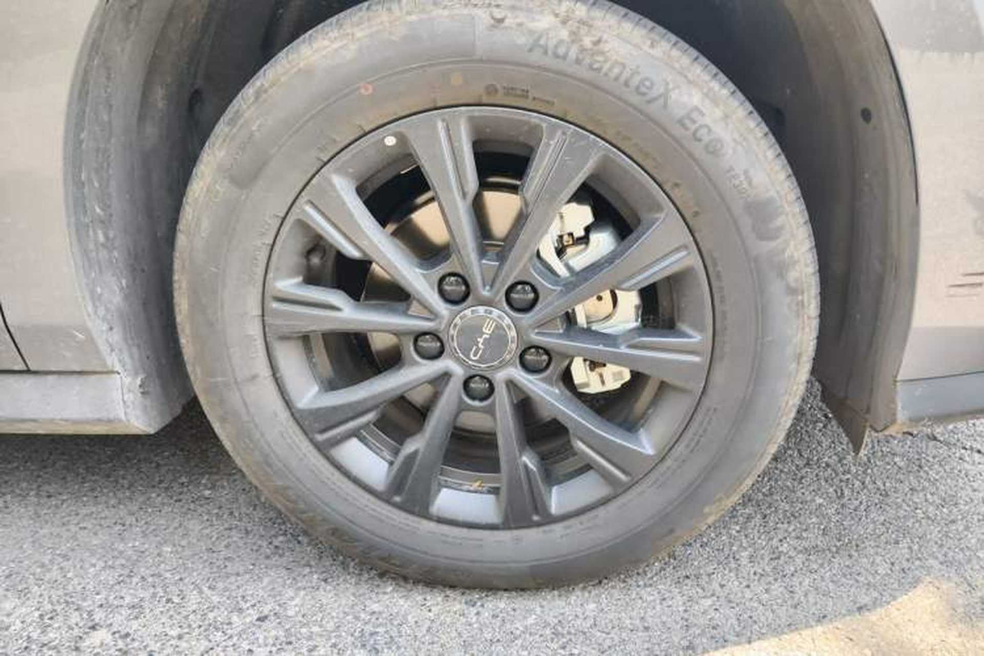 Used BYD e7 2025 Model 520 Smart Mobility Edition Right Front Wheel Hub