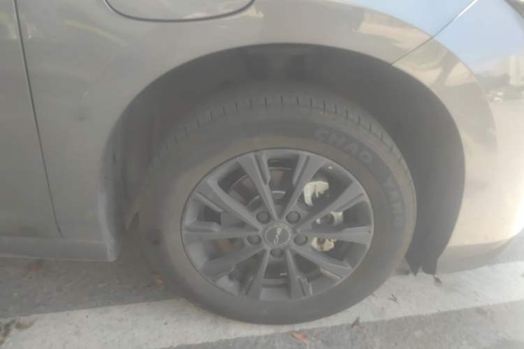 Used BYD e7 2025 Model 520 Smart Mobility Edition Right Front Wheel Hub