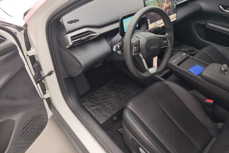 Used BYD e7 2025 Model 520 Smart Travel Edition Driver Seat