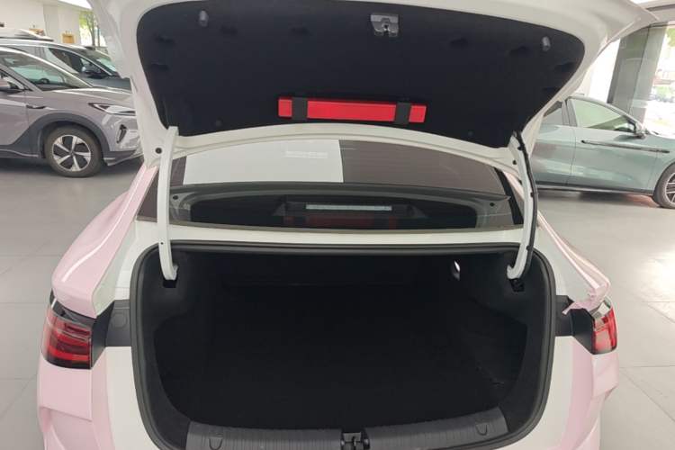 Used BYD e7 2025 Model 520 Smart Travel Edition Trunk