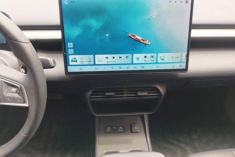 Used BYD e7 2025 Model 520 Smart Travel Edition Audio And AC Panel