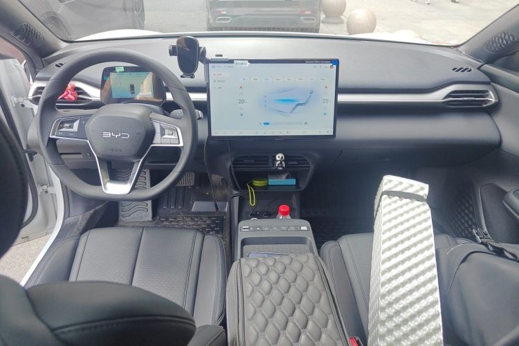 Used BYD e7 2025 Model 520 Smart Travel Edition Center Console