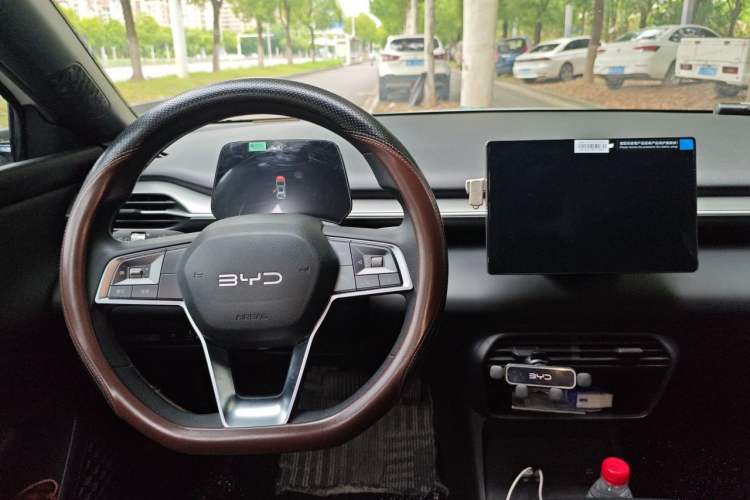 Used BYD e7 2025 Model 520 Smart Mobility Edition Center Console