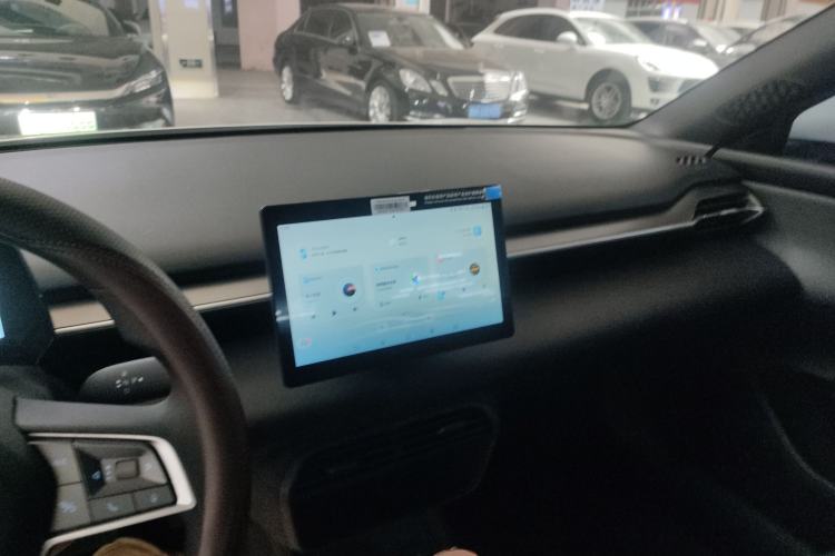 Used BYD e7 2025 Model 450 Smart Mobility Edition Center Console