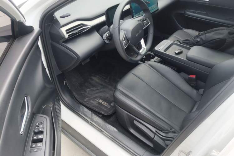 Used BYD e7 2025 Model 520 Smart Travel Edition Driver Seat