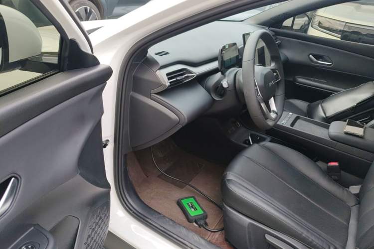 Used BYD e7 2025 Model 520 Smart Travel Edition Driver Seat